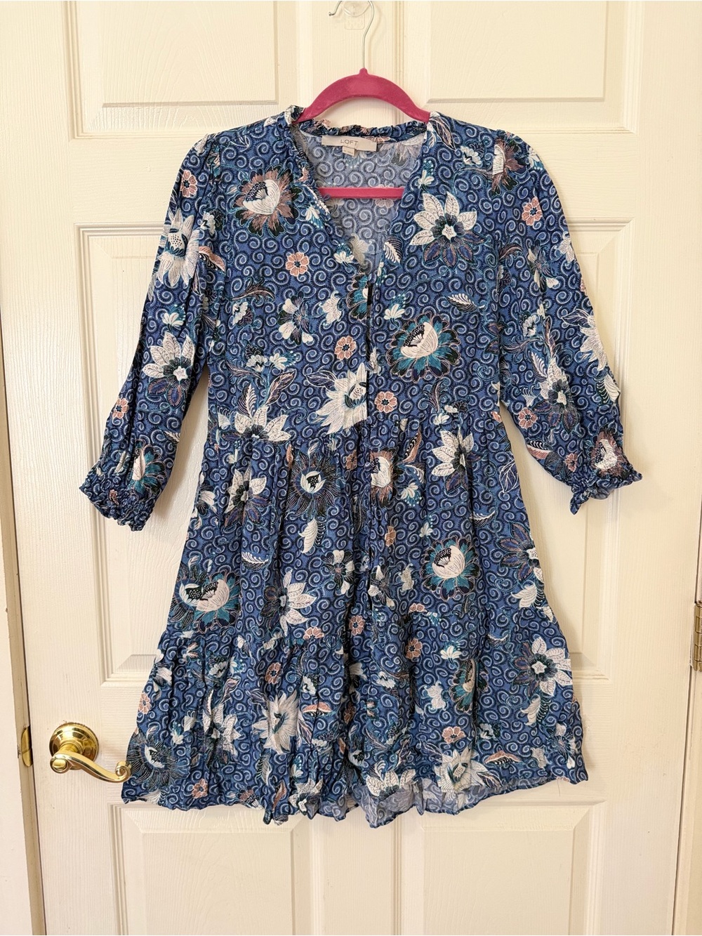 LOFT Blue Floral Tiered Mini Dress Extra Small V Neck Button Front 3/4 Sleeve